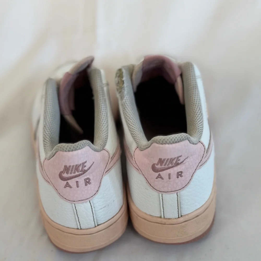 Nike Pink White‎ Air Force 1 Kids Size 5.5 Youth
